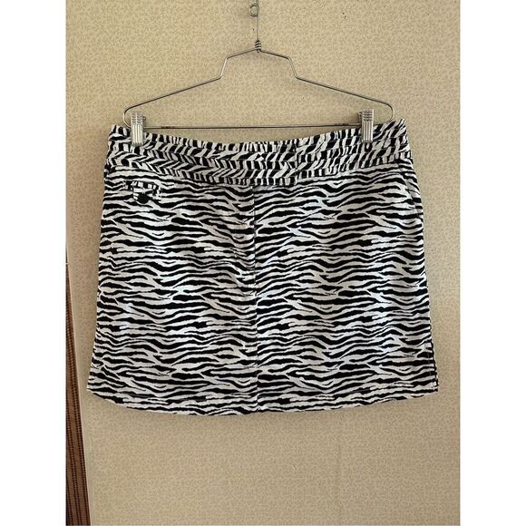 Attyre skort  - Picture 1 of 7